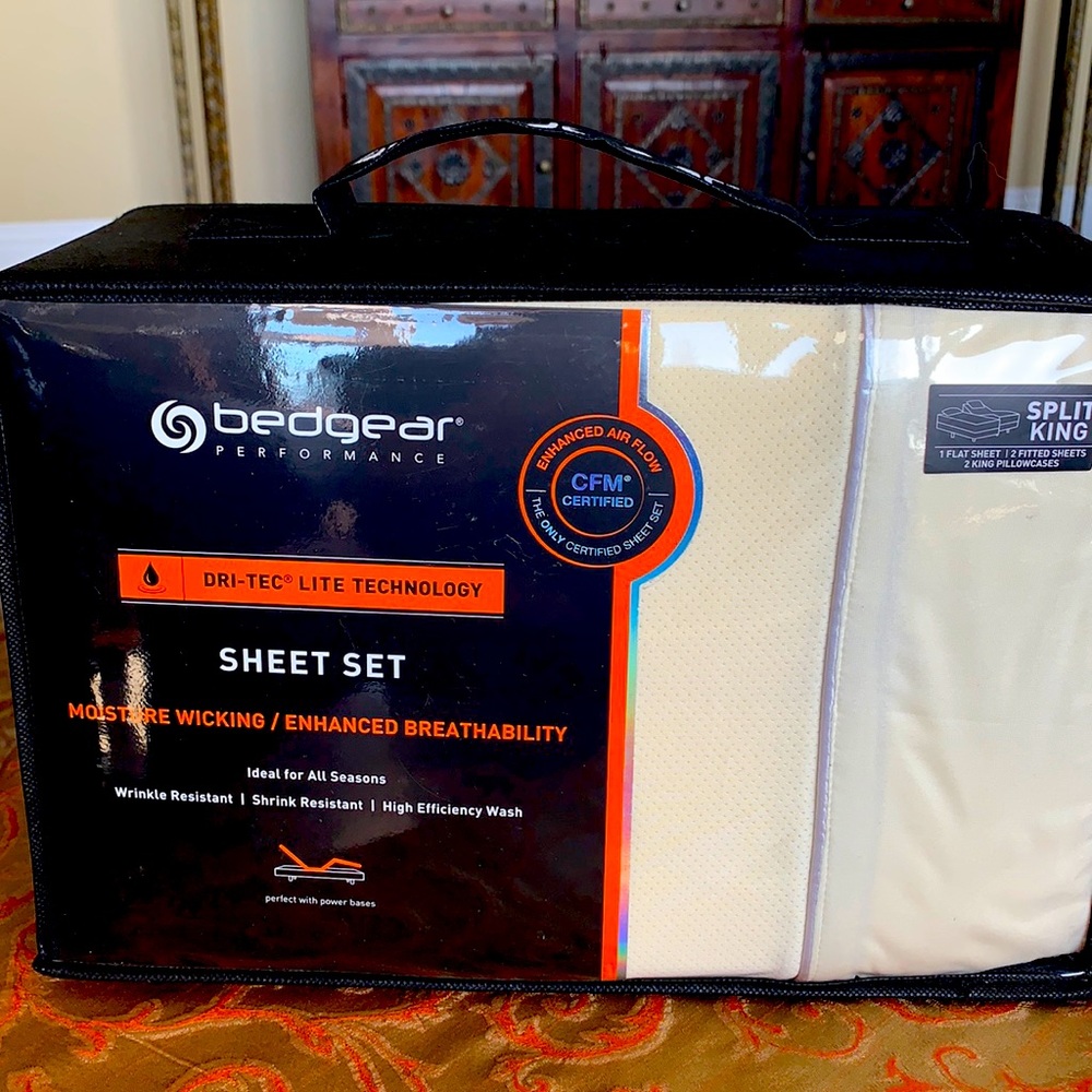 Bedgear split king sheet set.